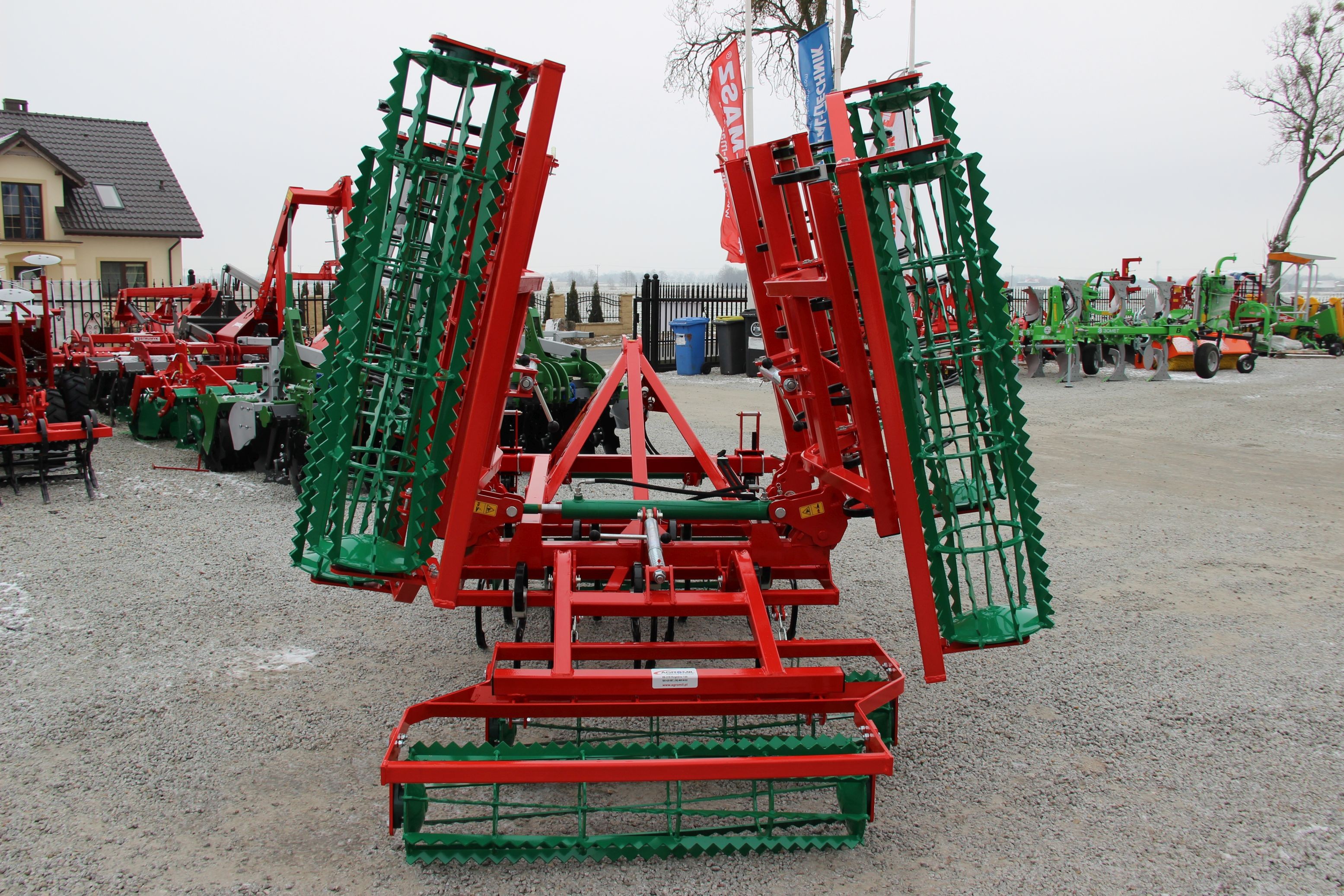 Agregat uprawowy hydrauliczny AGRO-MASZ hydraulicznie składane — zdjęcie 4