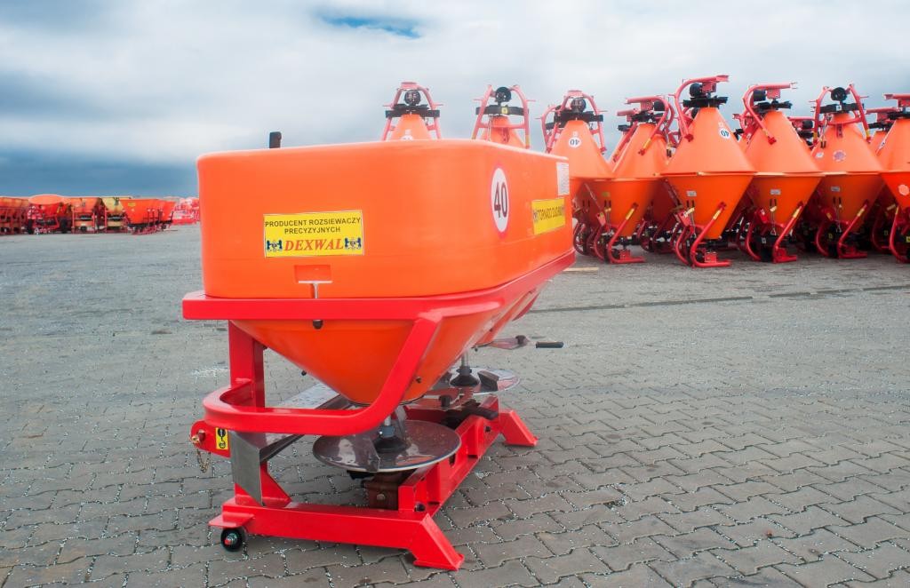 ROZSIEWACZ NAWOZÓW TORNADO DUO 850l 1200kg 2018 — zdjęcie 7