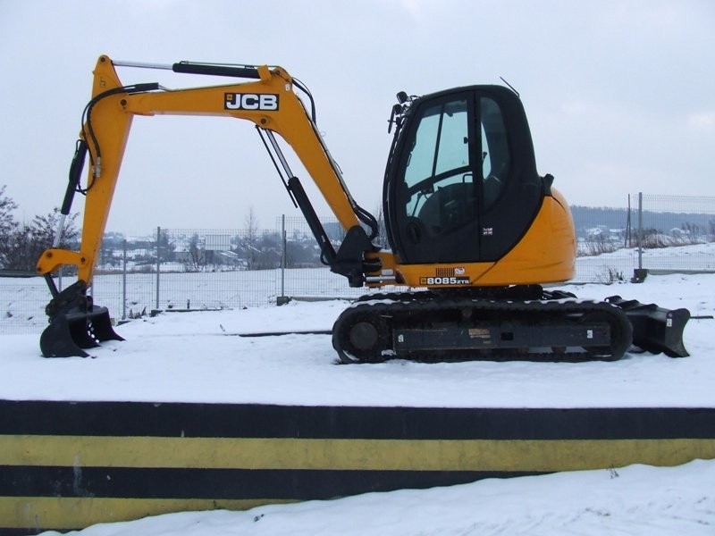 JCB 8085 ZTS z roku 2010....