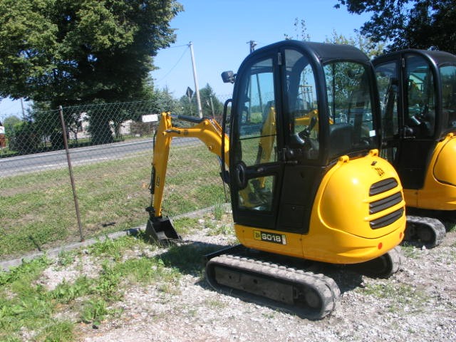 Sprzedam koparki JCB 8018 z 2007 i 2011 roku — zdjęcie 2