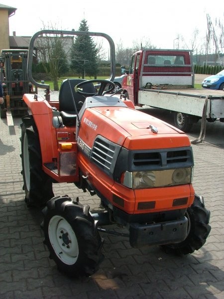 Mini traktorek Kubota Gl-240 — zdjęcie 1