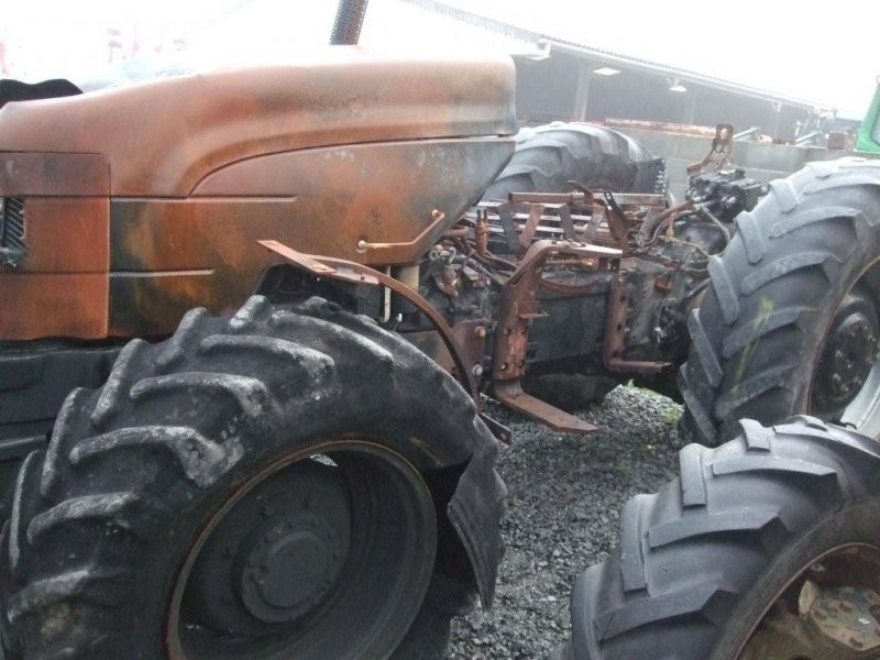 NA SPRZEDAŻ NEW HOLLAND TM 140 części ciągnika — zdjęcie 3