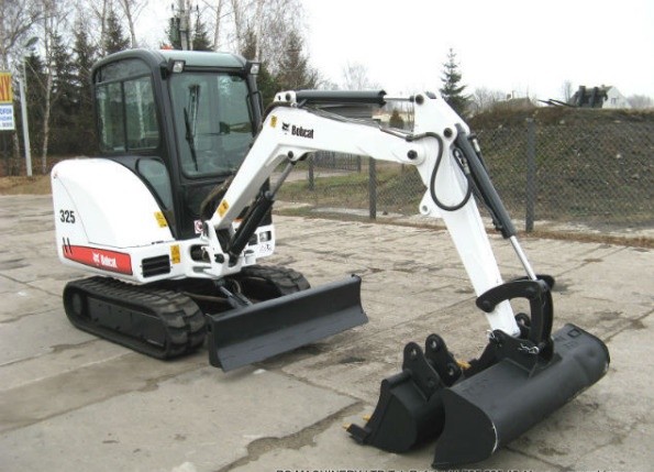 Bobcat 32=5 Koparka  — zdjęcie 2