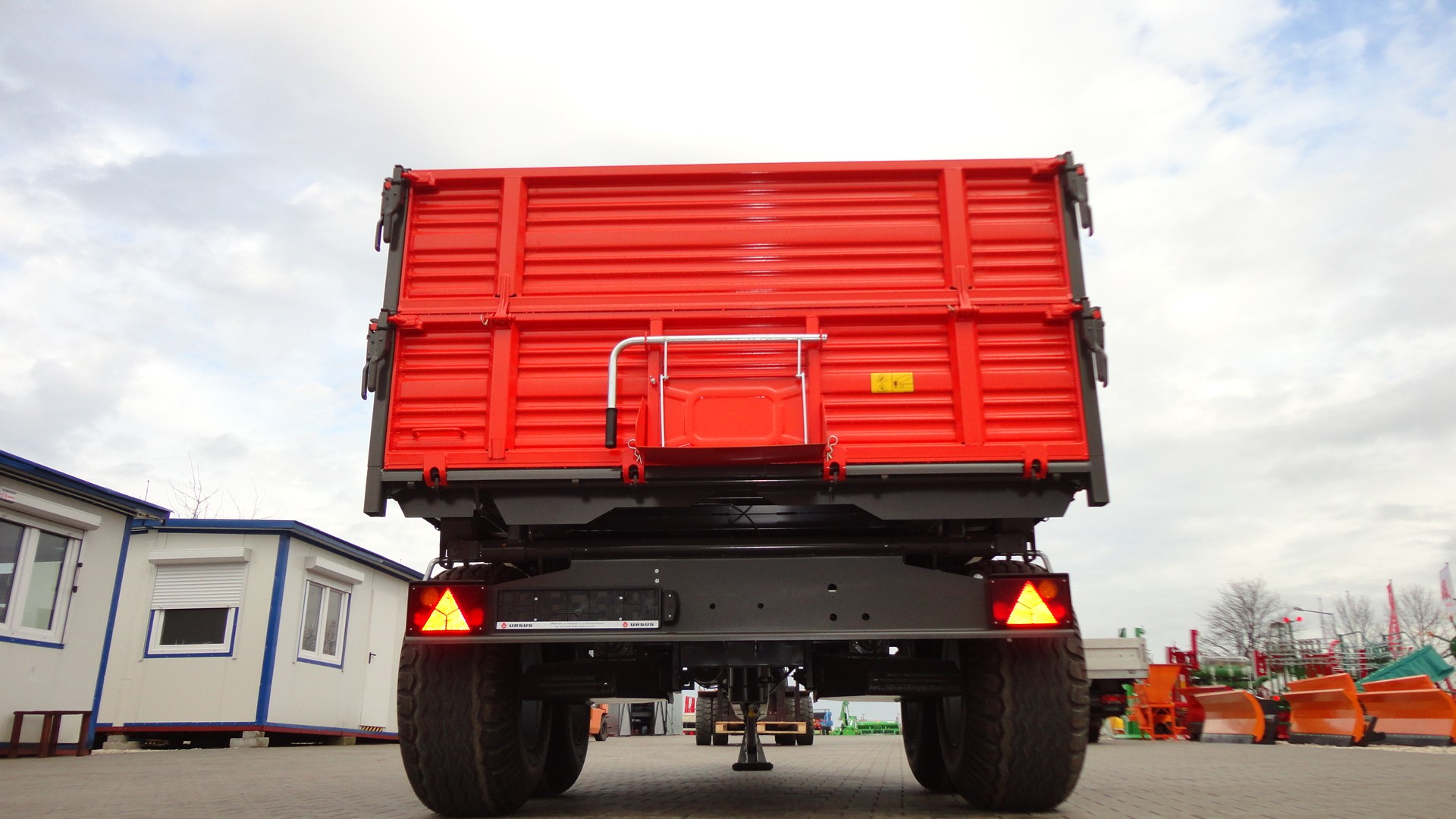 Przyczepa URSUS T 042 7T wywrotka Tandem — zdjęcie 6