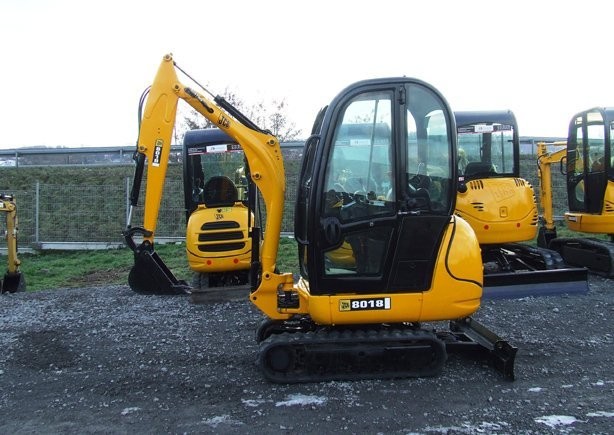 minikoparka JCB 8018. rok 2010. — zdjęcie 1