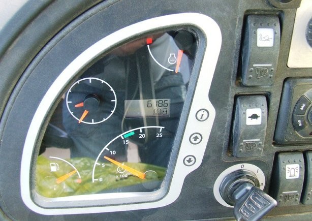 Koparko ładowarka JCB 3CX Sitemaster z roku 2009. — zdjęcie 2