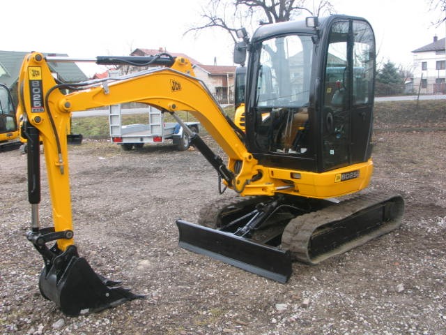 JCB 802.5 ZTS 2011r — zdjęcie 5