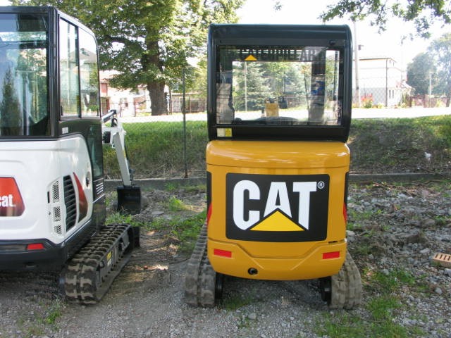 Sprzedam koparki CAT 3018 C z 2007 i 2008 roku — zdjęcie 2