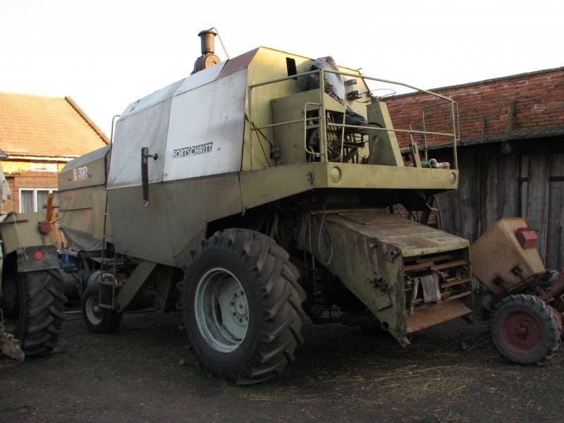 Kombajn zbożowy Fortschritt 512 86r. — zdjęcie 2