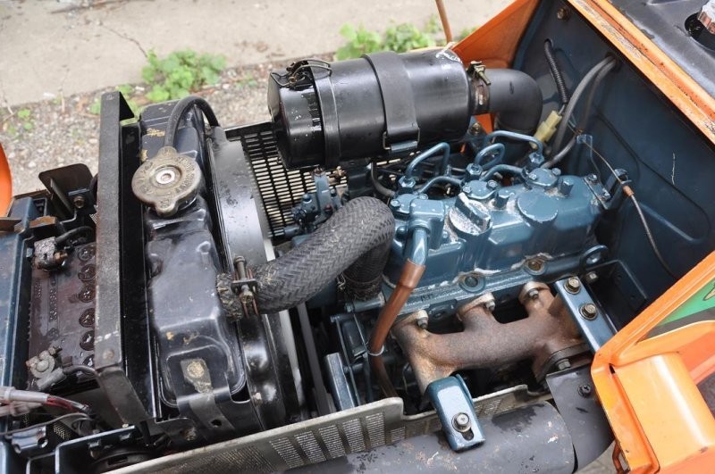 Traktorek Kubota XB1 4x4 12KM — zdjęcie 6