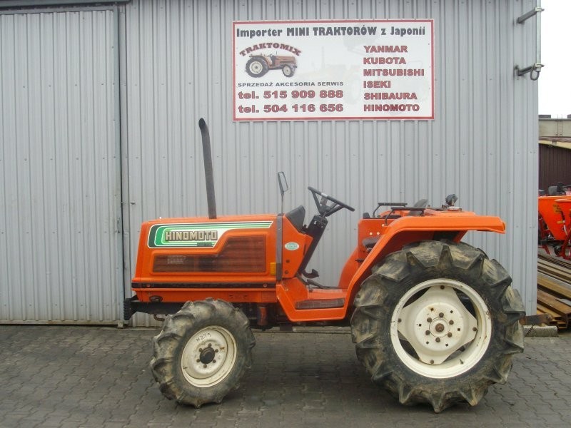 Mini traktorek Hinomoto N279, 27KM, 4x4 — zdjęcie 3