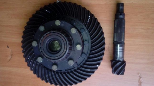 Wałek ataku mechanizm różnicowy Renault 551,651,681,751,75,12,75,14 — zdjęcie 1