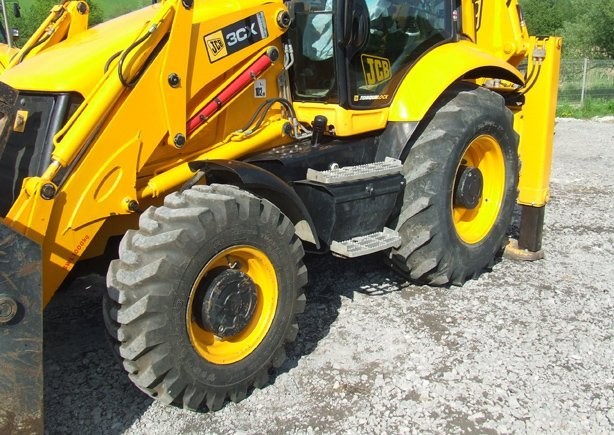 Koparko ładowarka JCB 3CX- z roku 2007 — zdjęcie 2