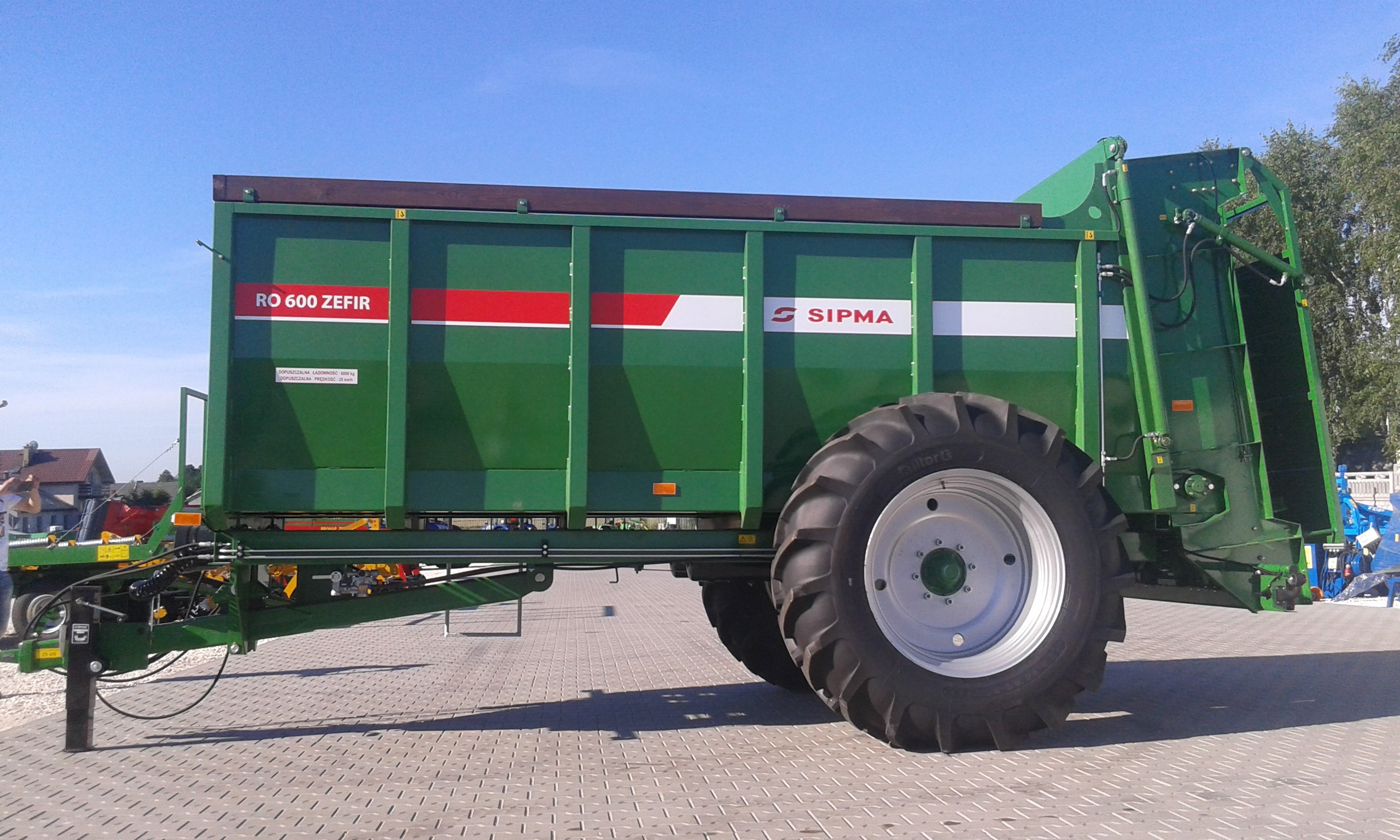 Rozrzutnik obornika firmy Sipma RO 600 Zefir  — zdjęcie 1