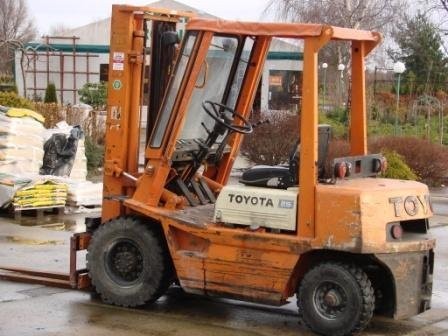 Wózek widłowy TOYOTA Diesel udźwig 2500kg — zdjęcie 1
