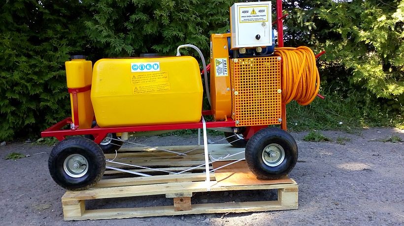 Opryskiwacz elektryczny /myjka  400V 100L, 2,2 kW — zdjęcie 1