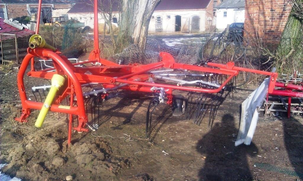 Zgrabiarka do siana Kuhn — zdjęcie 3