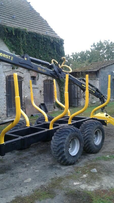 Ciągnik John Deere 5075E +wózek UNIFORST WORKER  — zdjęcie 6