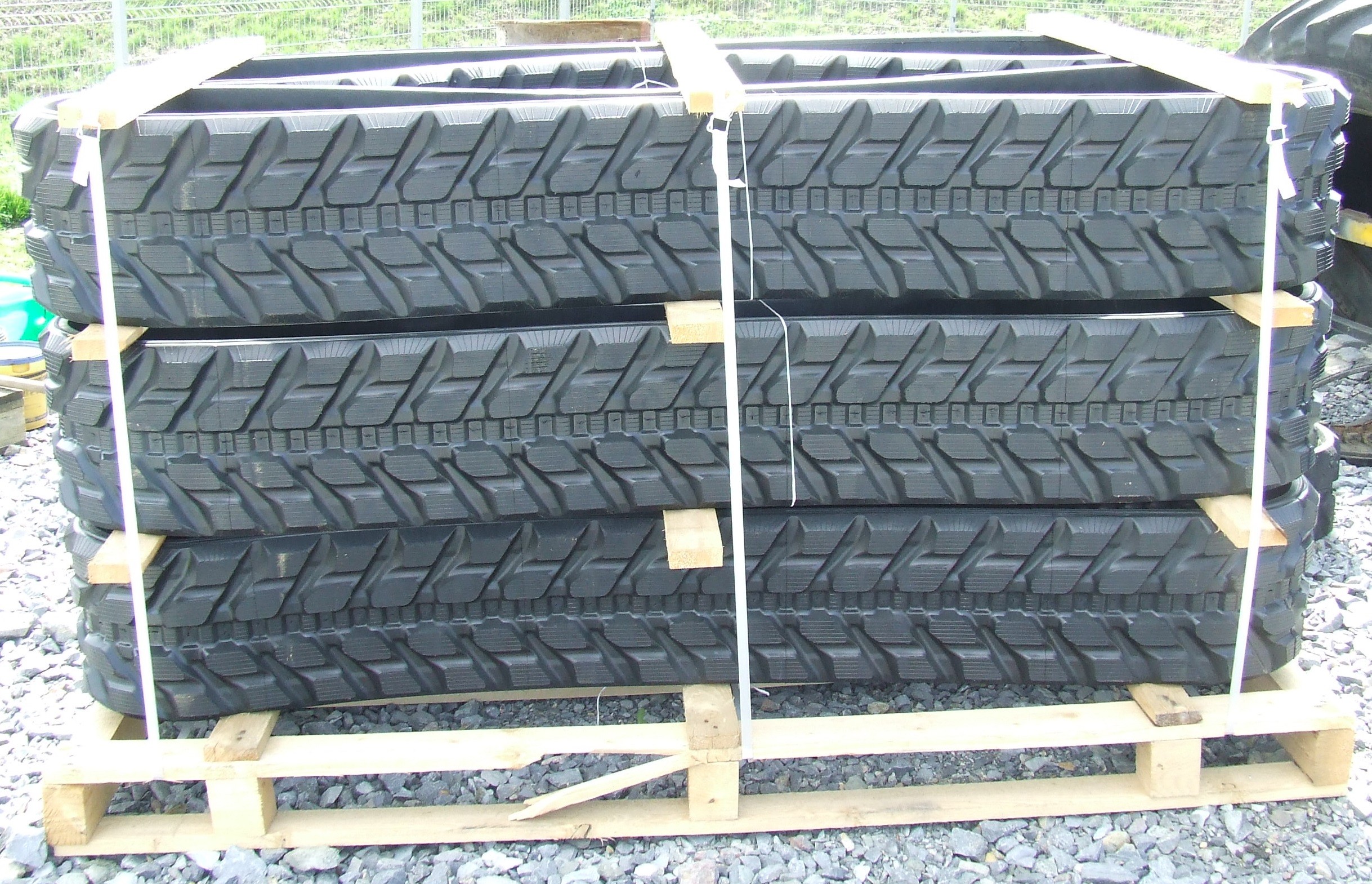 Gąsienica  gumowa 300X52.5X78 Brigstone Core- Tech Denison — zdjęcie 3