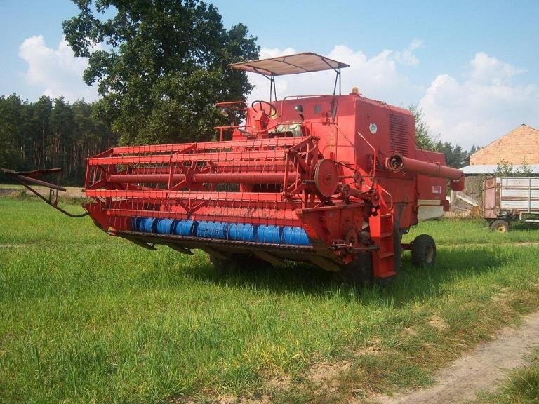 kombajn bizon z056 z 1986 roku — zdjęcie 2