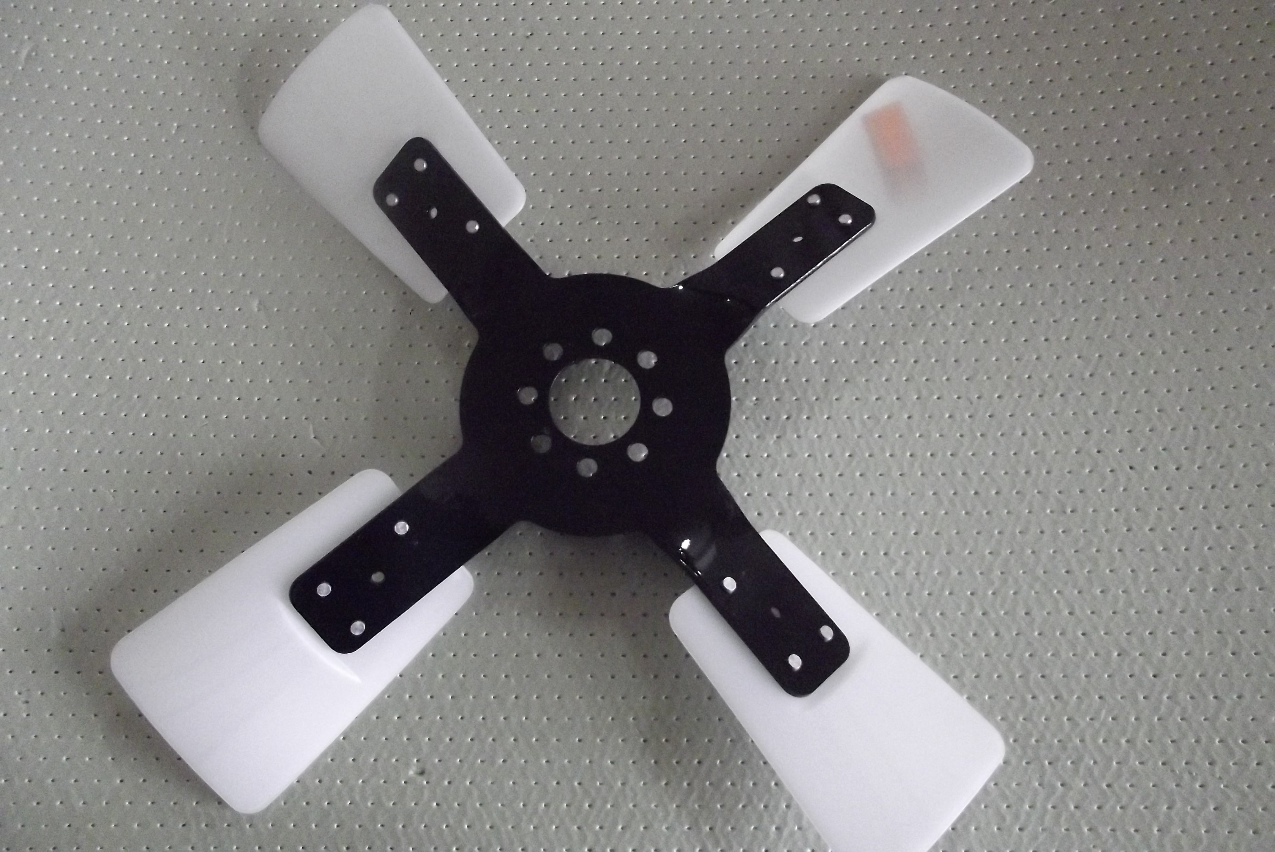 Wentylator chłodnicy URSUS C 385 — zdjęcie 1