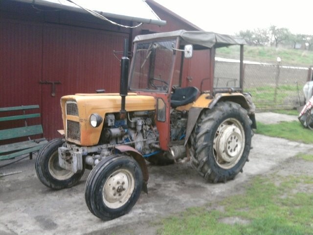URSUS C-330 — zdjęcie 1