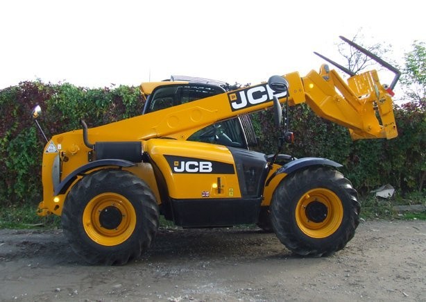Ładowarka teleskopowa JCB 531-70 roku 2011 -demo — zdjęcie 1