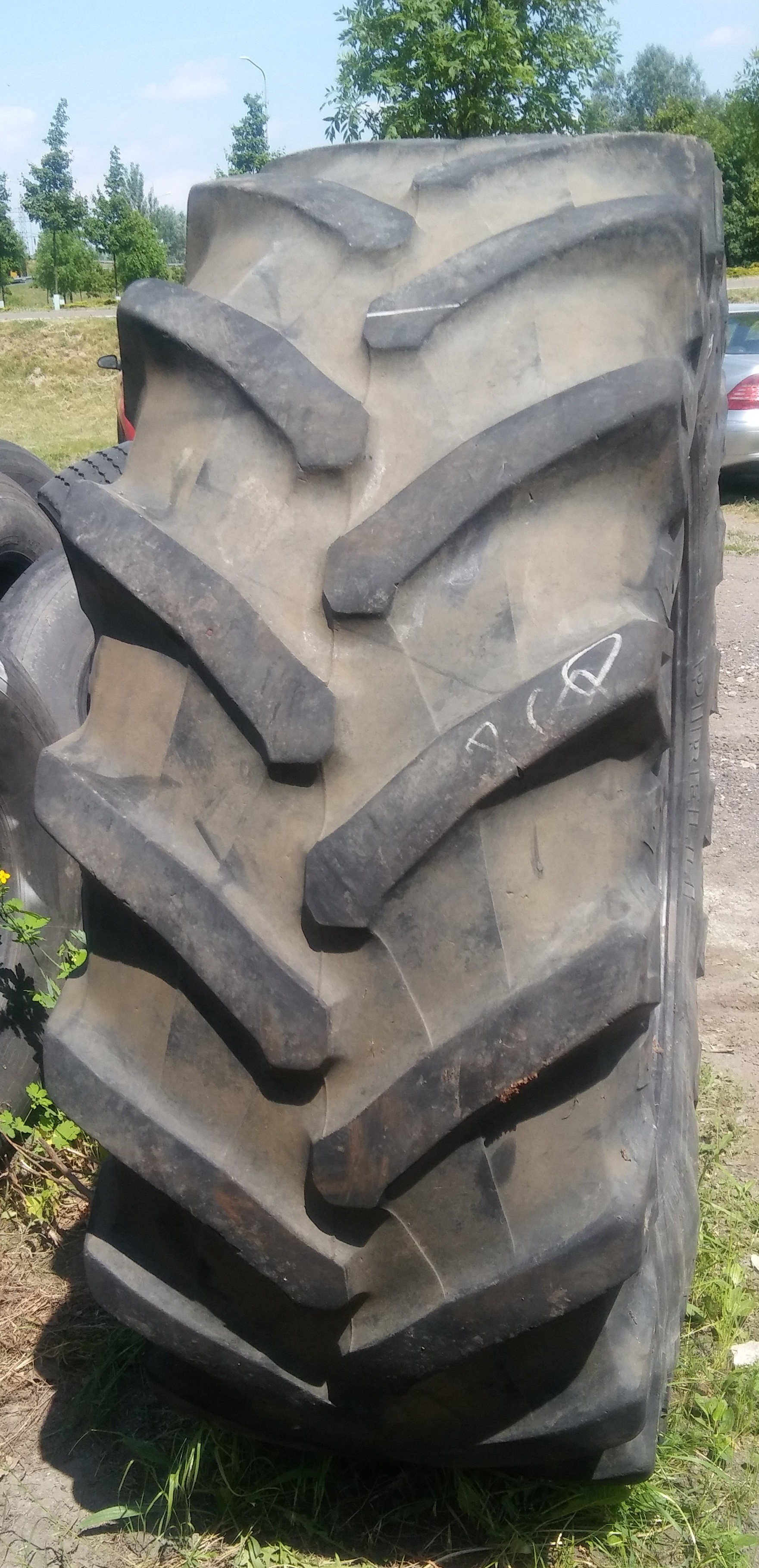 (G1259) Opona 580/70 R38 Pirelli TM700 — zdjęcie 1