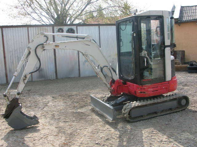 Koparka Takeuchi TB23R - 2006 rok - okazja — zdjęcie 1