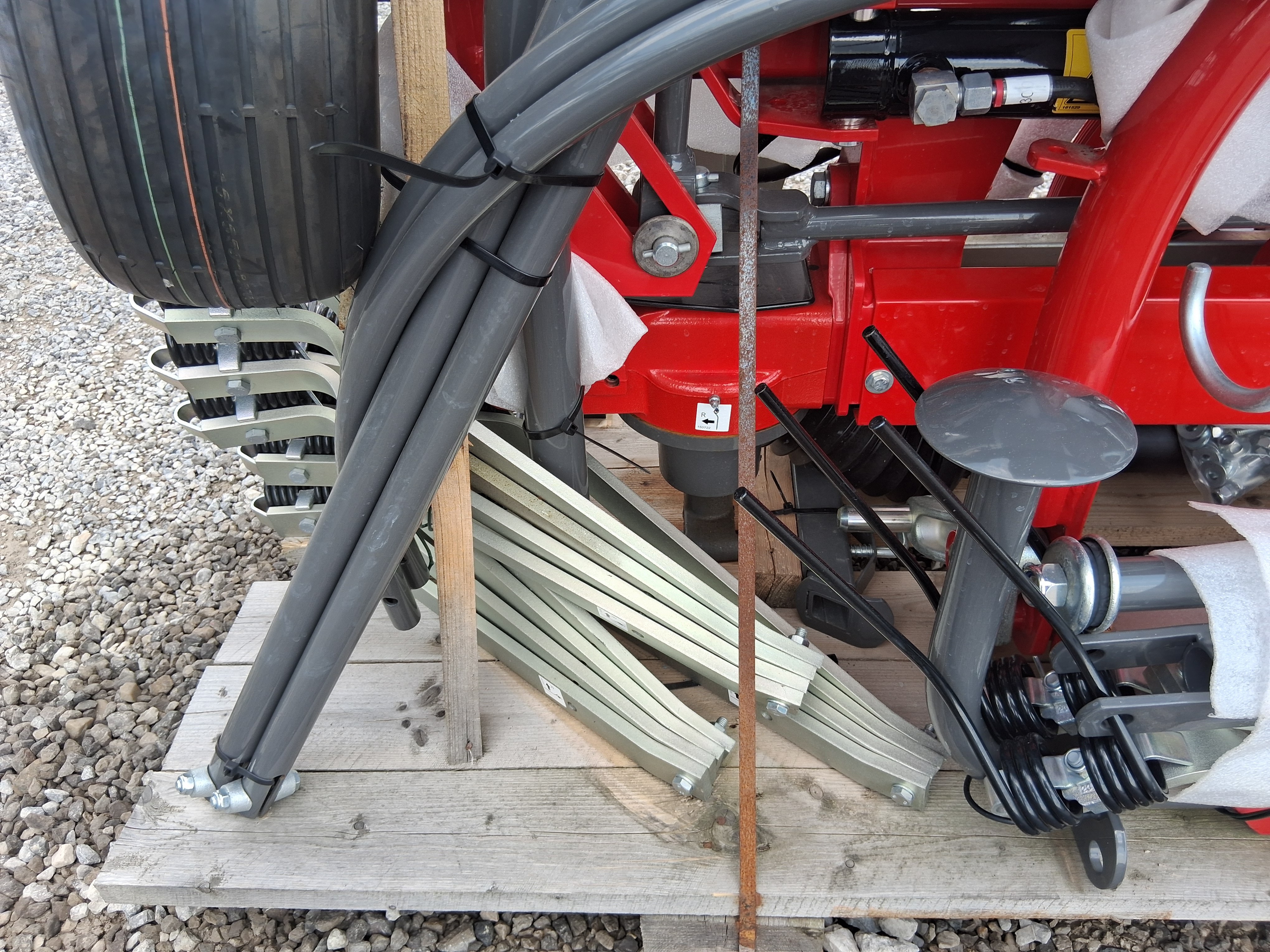 Przetrząsacz zawieszany Massey Ferguson TD 776 DN — zdjęcie 7