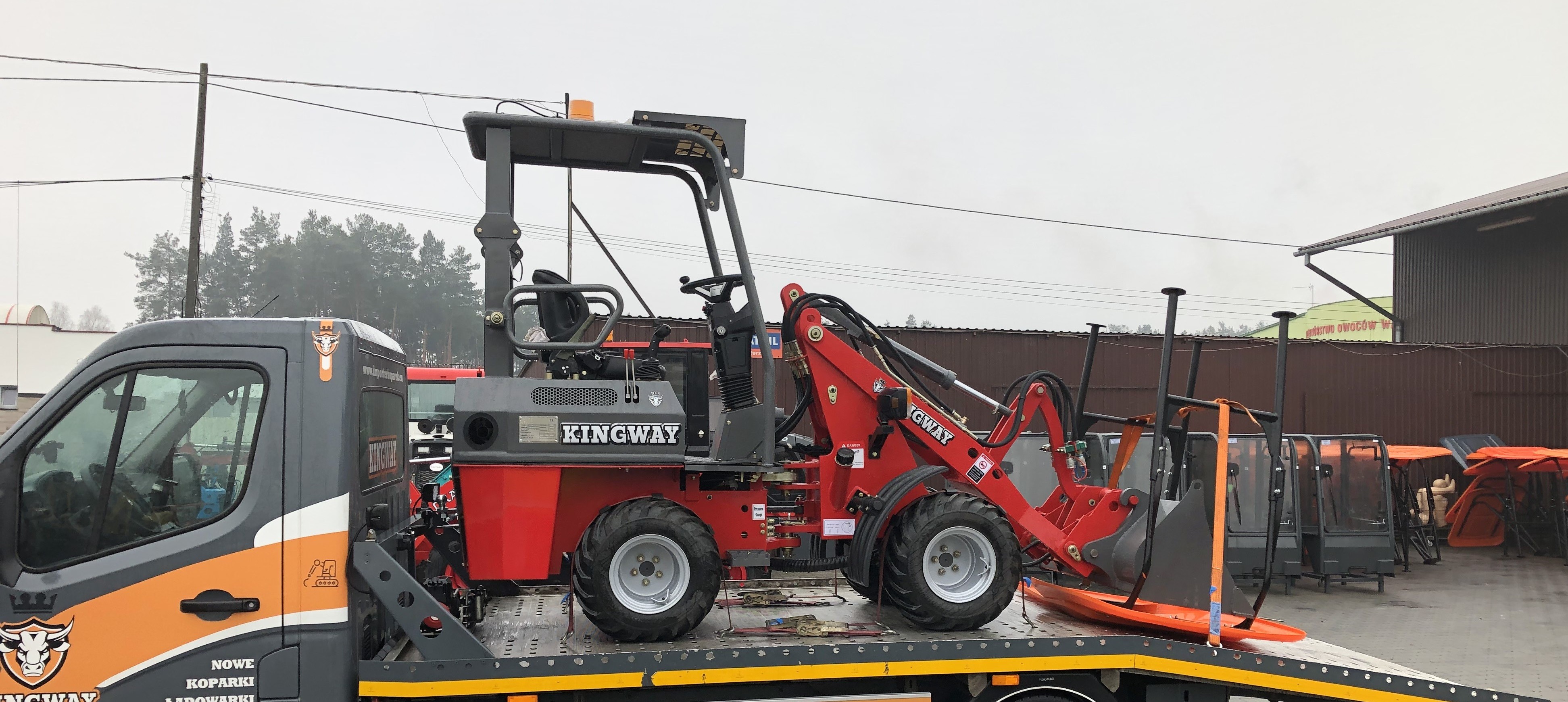 Ładowarka przegubowa KINGWAY 906  udźwig 700 kg silnik Perkins — zdjęcie 4