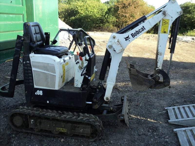 Minikoparka Bobcat E08