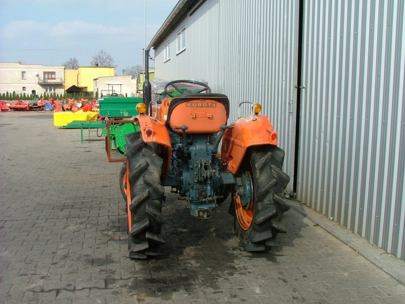 Mini traktorek Kubota L2201, 22KM, 4x2 — zdjęcie 5