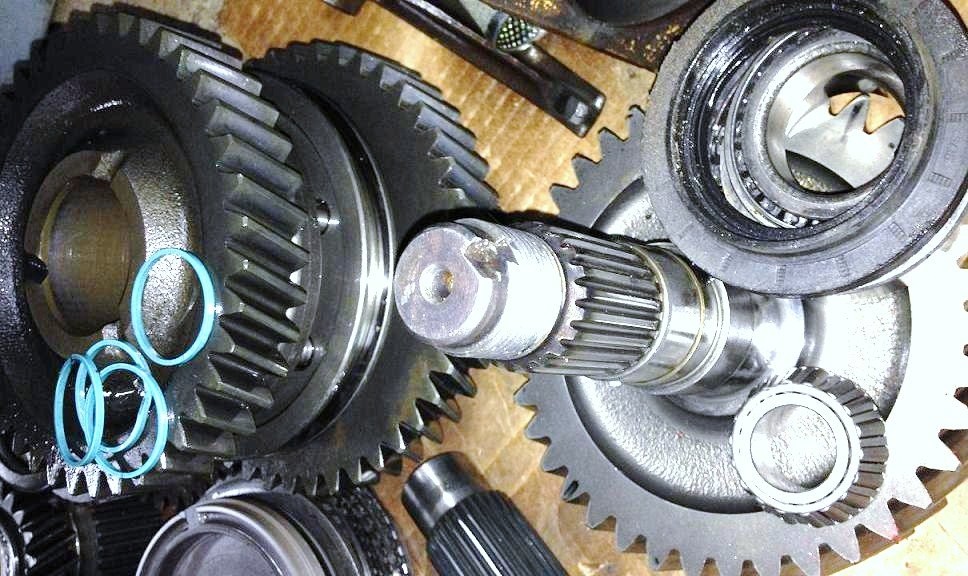 REMONTY SKRZYNI BIEGÓW MANUAL I POWERSHIFT — zdjęcie 3