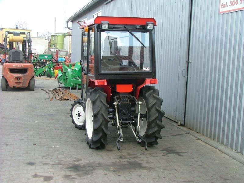 Mini traktorek Yanmar F16D z kabiną, 16KM, 4x4 — zdjęcie 1
