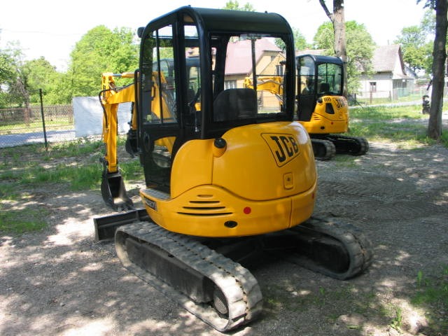 Sprzedam koparkę JCB 8027 ZTS z 2002 — zdjęcie 2