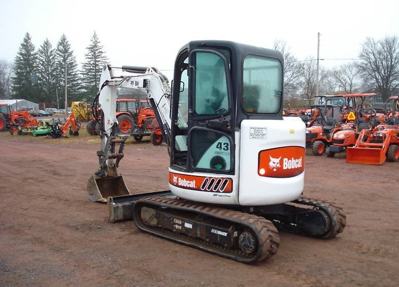 Bobcat 43O Mini-koparka — zdjęcie 4