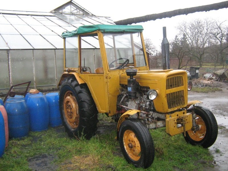 URSUS C330 1978r (z kabiną) — zdjęcie 1