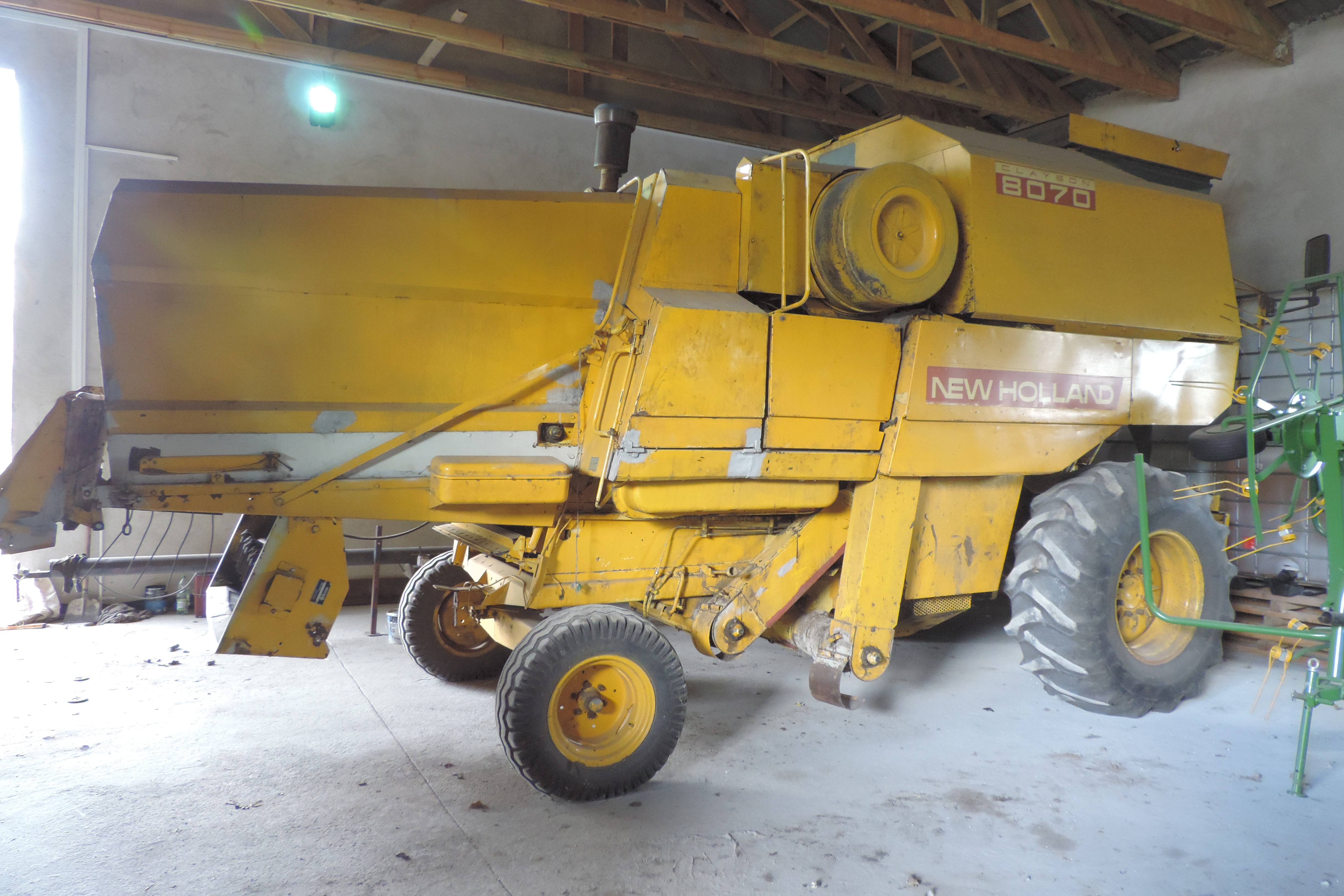 KOMBAJN NEW HOLLAND 8070 — zdjęcie 1