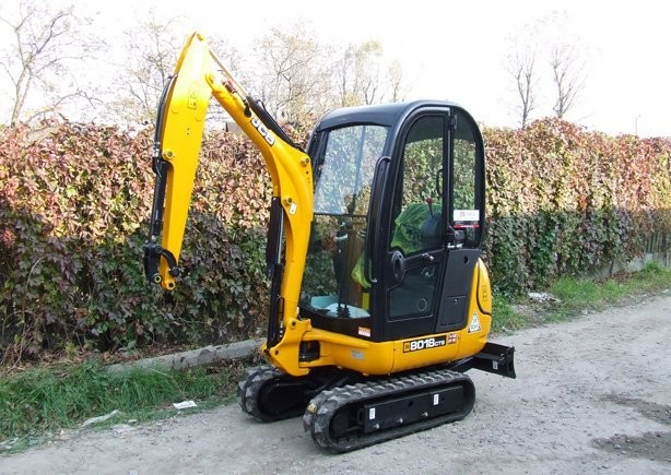 JCB 8018 CTS z roku 2010- NOWA — zdjęcie 1
