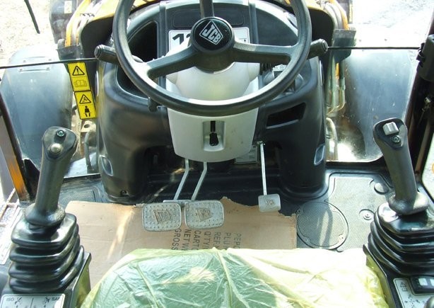 JCB 3CX Contractor APC z roku 2008 — zdjęcie 3
