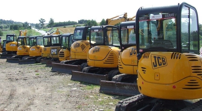 Minikoparka gąsienicowa JCB, CAT — zdjęcie 1