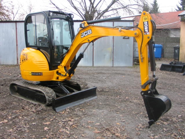 Mini Koparki JCB 8025 ZTS z 2006 i 2007 roku — zdjęcie 4