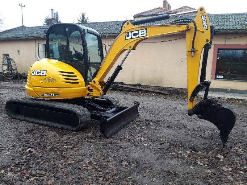 JCB 8050 ZTS z 2012 roku - midi koparka gąsienicowa — zdjęcie 1