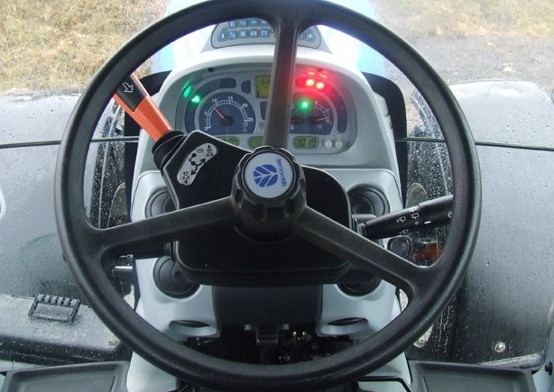 New Holland T7040 — zdjęcie 2
