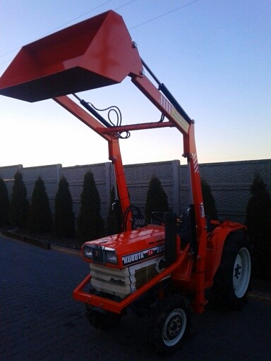 Kubota B 1702 17KM 4x4+Ładowacz czołowy TUR — zdjęcie 1