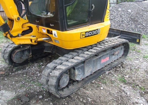 Mini koparka JCB 8030 ZTS z roku 2007 — zdjęcie 2