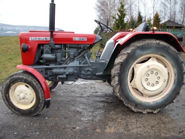 URSUS C330 — zdjęcie 1