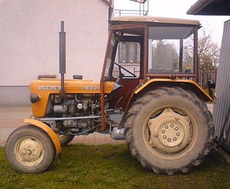 CIĄGNIK C 330 — zdjęcie 1