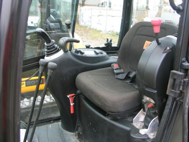 Sprzedam JCB 8018 2011 - dwie sztuki do wyboru — zdjęcie 4